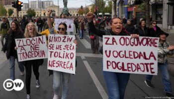 Serbia: Minister to resign over train station roof collapse