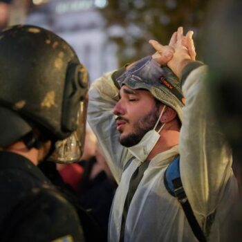 Spain: Thousands protest in Valencia over flood handling