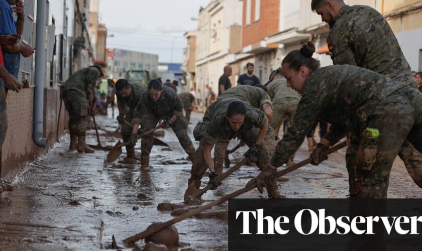 Spain floods: 10,000 troops and police drafted in to deal with disaster