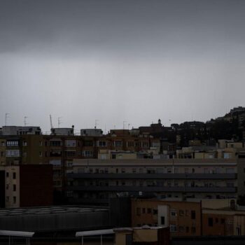 Spain floods: Barcelona on high alert amid Valencia searches