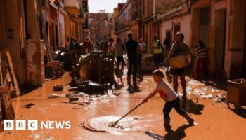 Spain's PM orders 10,000 troops and police to flood-hit Valencia