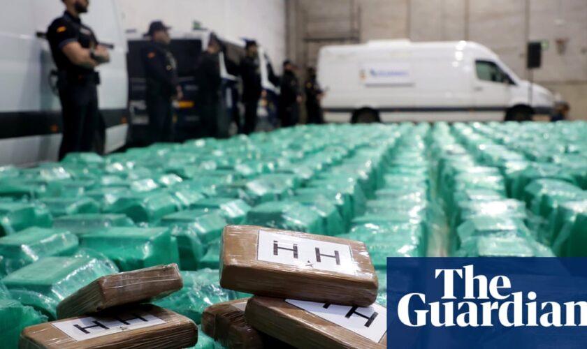 Spanish police seize record cocaine haul in banana shipment from Ecuador