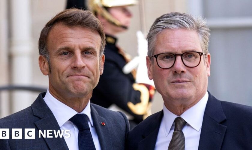 Starmer and Macron hold talks over trade and Trump ahead of Armistice Day event