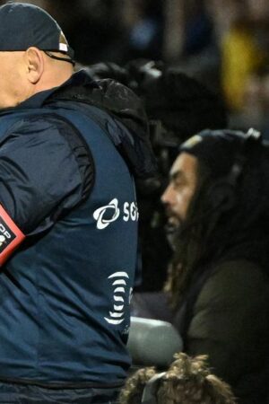 Top 14 : «Sur Canal +, face à un adversaire qui joue le titre, il était évident que l’arbitre allait changer le curseur à la pause», enrage le manager de Vannes