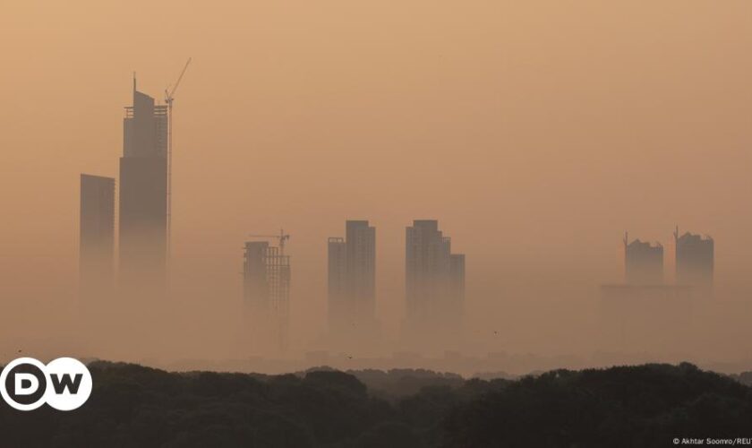 Toxic smog engulfs northern India, Pakistan