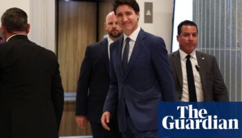 Trudeau in Florida to meet Trump after tariffs threat – reports