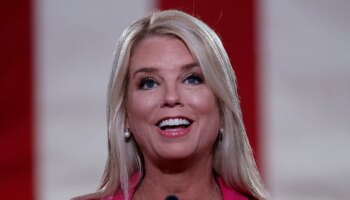 Trump elige a la ex fiscal general de Florida Pam Bondi como sucesora de Matt Gaetz para el cargo de fiscal general