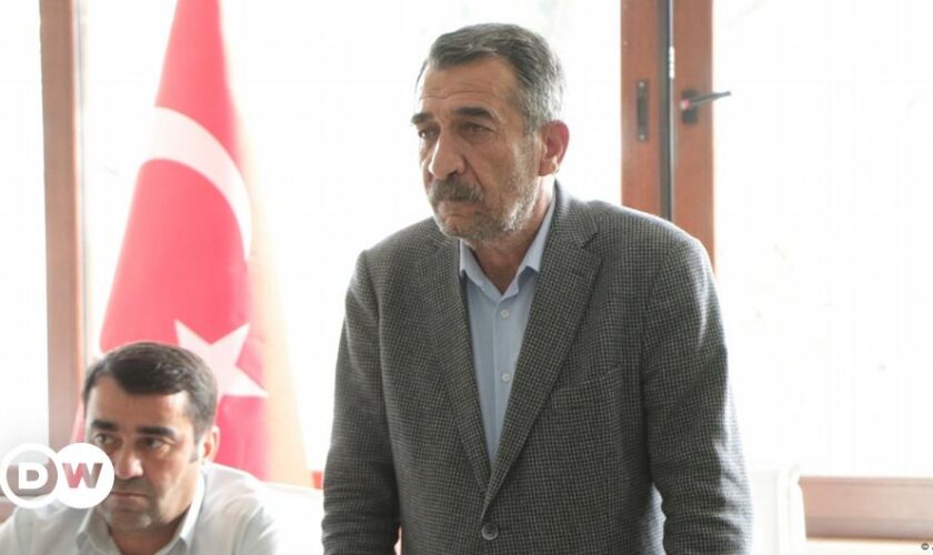 Turkey fires pro-Kurdish mayors, citing 'terrorism'