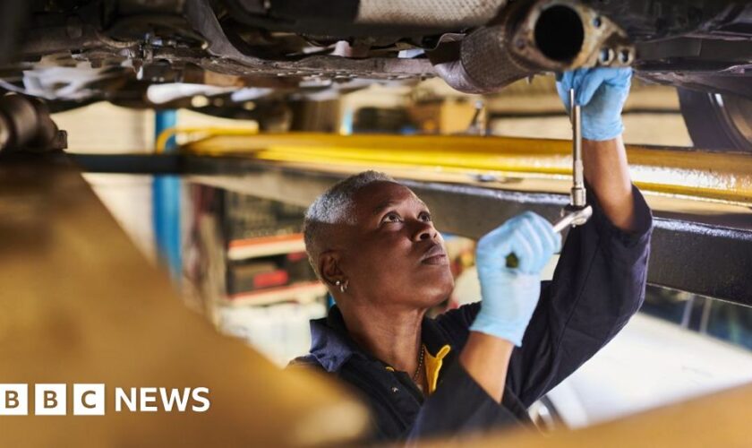 UK growth slows between July and September