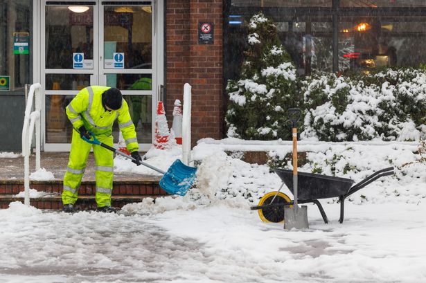 UK weather: Met Office predicts snow and bitter -6C frost in run up to Christmas