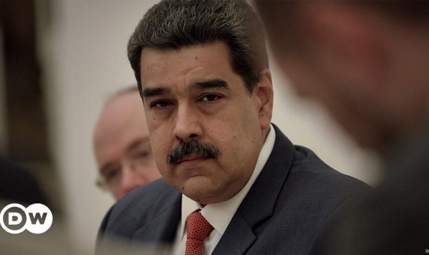 US slaps sanctions on Venezuelan officials