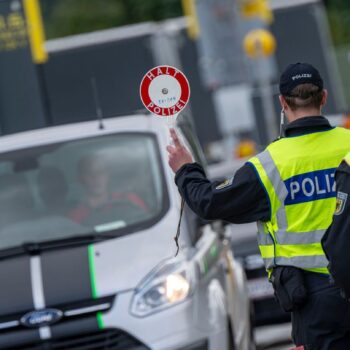 Inzwischen gibt es stationäre Grenzkontrollen an allen deutschen Landesgrenzen. 25 Prozent der Teilnehmer der Befragung gaben an