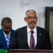 Un nouveau Premier ministre en Haïti, tirs sur un avion de ligne américain