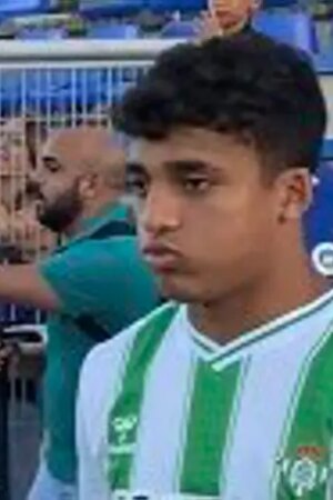 Una nueva lesión de rodilla puede truncar el sueño de Omar Sayed Moawad con el Betis