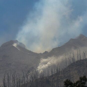 Une éruption volcanique dans l’est de l’Indonésie fait au moins six morts