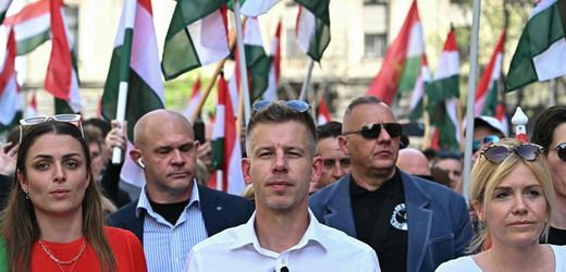 Ungarn: Heimlich aufgenommene Gespräche belasten Hoffnungsträger der Opposition Péter Magyar