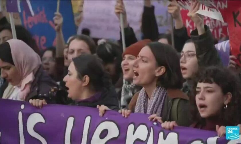 Violences faites aux femmes : appel à manifester de 400 organisations