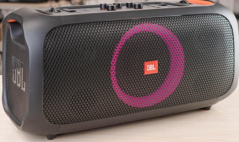 Vous cherchez le son parfait pour vos soirées ? La JBL PartyBox 310 est en promo sur Amazon, dépêchez-vous !