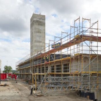 Zu hohe Zinsen, zu wenig Bauland: Die Lage auf dem deutschen Wohnungsmarkt bleibt angespannt. (Archivbild) Foto: Joerg Carstense