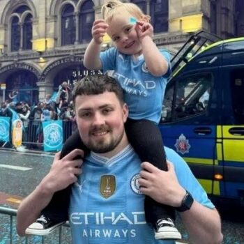 Young dad notices worrying symptom on Apple Watch - then drops dead after football match