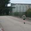 Yvelines : cinq personnes intoxiquées après un début d’incendie dans une cellule de la prison de Bois-d’Arcy