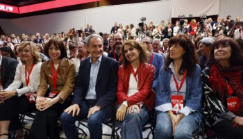 Zapatero, el único espíritu protector de Pedro Sánchez