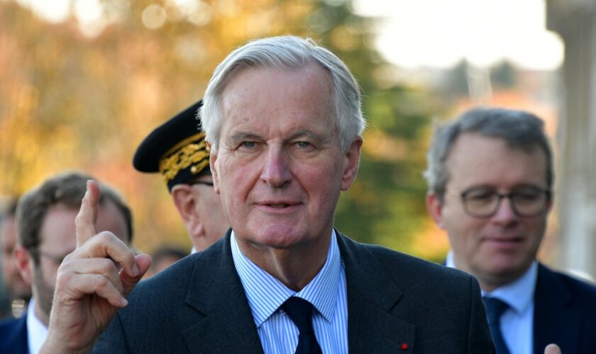 Le Premier Michel Barnier rend visite l'entreprise Texelis, fleuron industriel dans le secteur des ponts et ensembles de mobilité, à Limoges, le 29 novembre 2024.