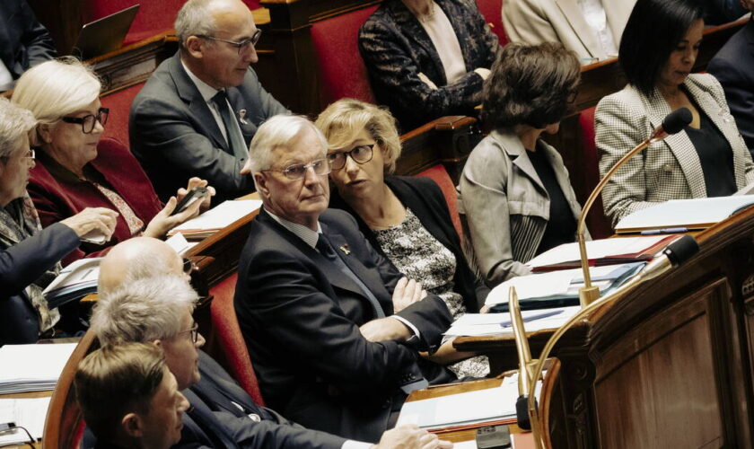 EN DIRECT - Budget 2025 : le RN maintient sa menace de censure, Barnier tient une réunion sur le 49.3 cet après-midi