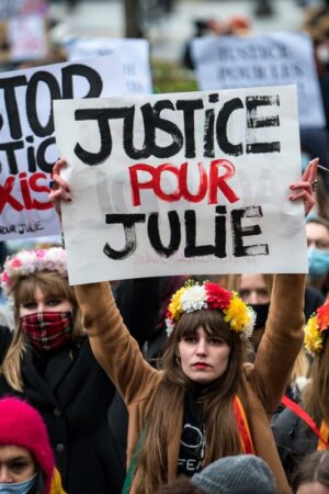 « Affaire Julie » : deux pompiers condamnés à de la prison avec sursis pour atteintes sexuelles sur mineure