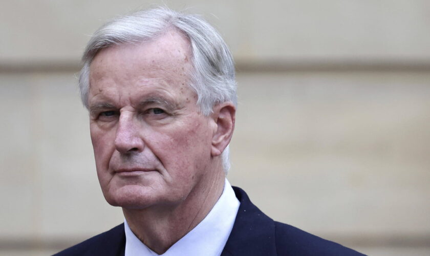 Gouvernement, en direct : Barnier veut donner le change, mais Macron prépare la suite