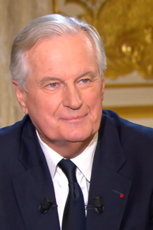 Michel Barnier au JT de TF1 et France 2 contredit Macron sur l’après-censure et pointe des hausses d’impôts