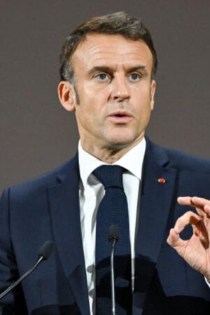 Emmanuel Macron répond à ceux qui appellent à sa démission qu’il sera président « jusqu’à la dernière seconde »