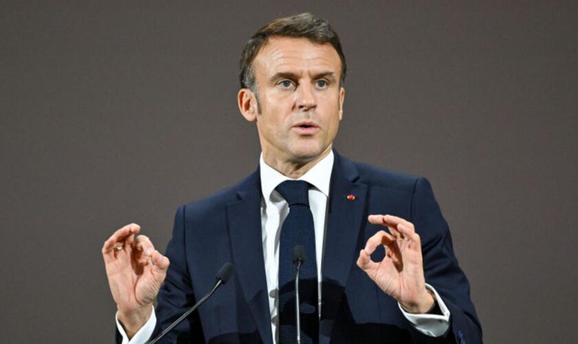 Emmanuel Macron répond à ceux qui appellent à sa démission qu’il sera président « jusqu’à la dernière seconde »