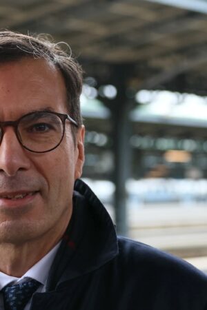 Le président de la SNCF, Jean-Pierre Farandou, à la Gare de l'Est à Paris, le 12 décembre 2023