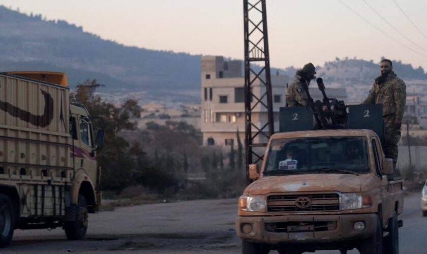 Avec la prise de la ville de Hama, l’offensive rebelle nettoie “une blessure vieille de 40 ans”