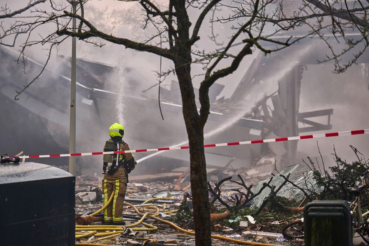 An explosion has caused several injuries and damaged apartments in the Dutch capital