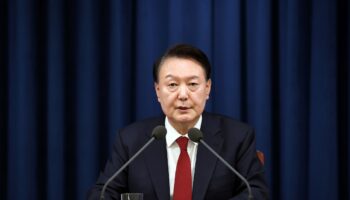 Le président sud-coréen Yoon Suk Yeol annonce la loi martiale lors d'une allocution télévisée, le 3 décembre 2024