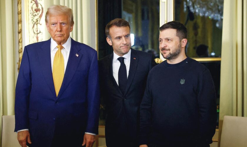 Macron réunit Trump et Zelensky à l’Élysée, un coup diplomatique en pleine crise politique intérieure