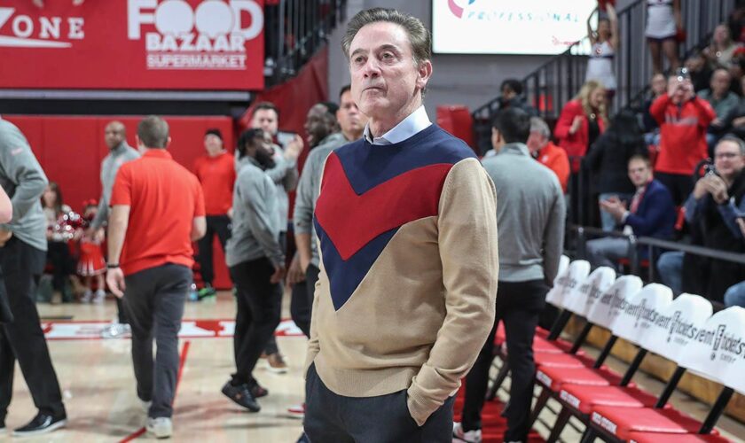 St John's coach Rick Pitino pays homage to late school legend Lou Carnesecca with vintage look