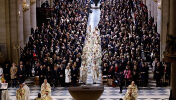 « La peine du 15 avril 2019 est effacée » : Notre-Dame de Paris célèbre sa première messe depuis cinq ans