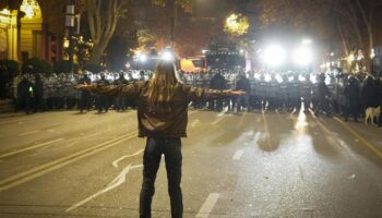 Proteste in Georgien: Tausende Georgier demonstrieren erneut gegen die Regierung