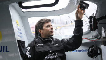 Sébastien Simon, actuel 2e du Vendée Globe, victime d’une avarie majeure