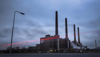 Tarifverhandlungen: Neuer Warnstreik bei VW in Wolfsburg hat begonnen