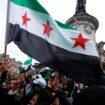 Syrie : après la chute de Bachar al-Assad, ce drapeau s’affiche désormais partout, voici ce qu’il signifie