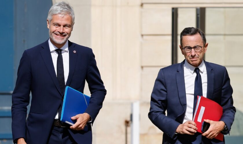 Laurent Wauquiez, à gauche, et Bruno Retailleau, à droite, à Matignon, à Paris, le 19 septembre 2024