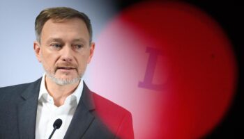 Christian Lindner : FDP-Chef bezeichnet "D-Day"-Dokument als "Praktikanten-Papierchen"