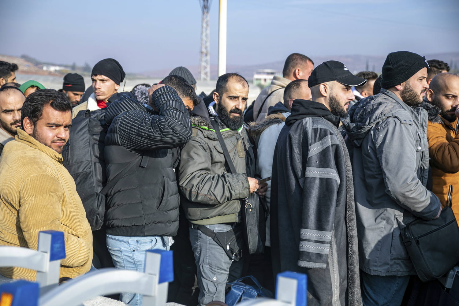 Chute de al-Assad : pourquoi la France veut stopper l'arrivée de migrants syriens sur son sol