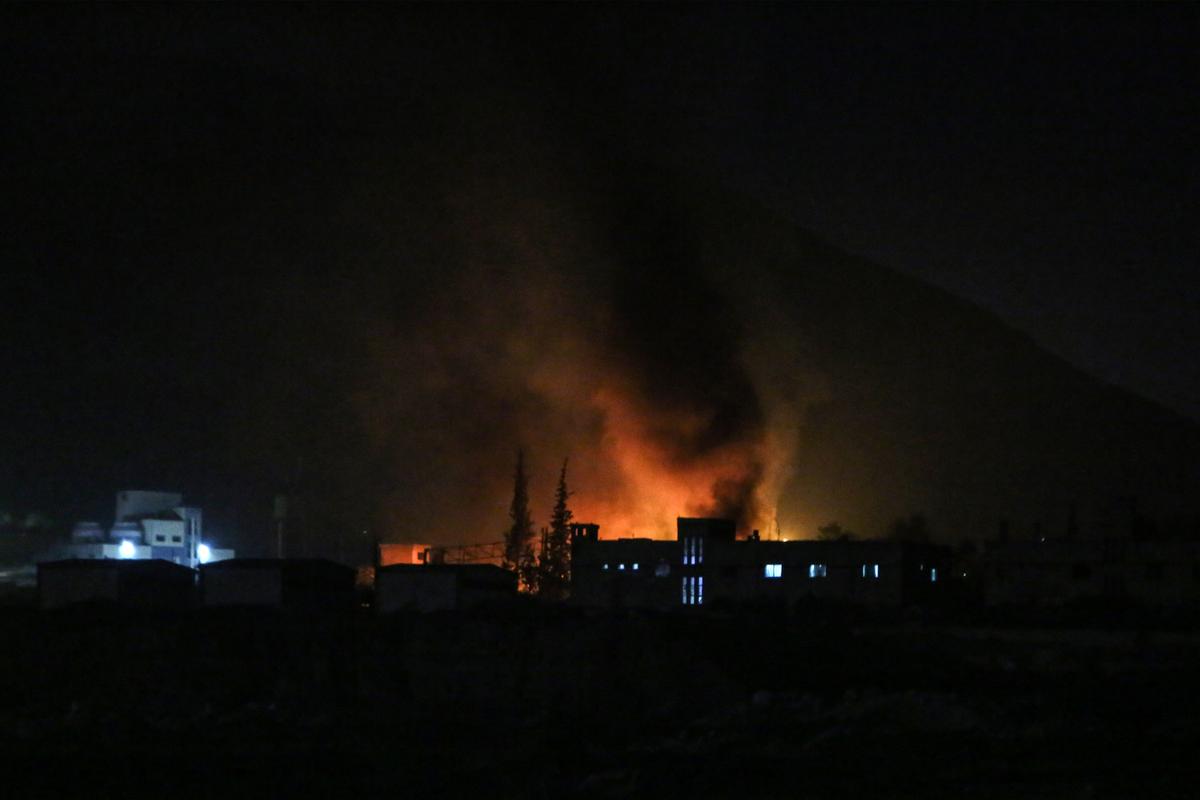 En Syrie, l’armée israélienne mène des attaques massives contre les installations militaires