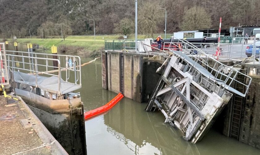 70 Schiffe hängen nach Schleusen-Unfall auf der Mosel fest