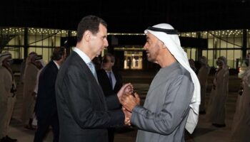 Les Émirats et l’Arabie saoudite, soutiens (presque) jusqu’au bout d’Assad